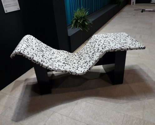 Chaise relax em mosaico — zona de descanso