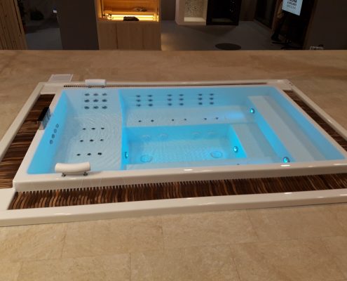 Spa de exposição encastrado com LED branco